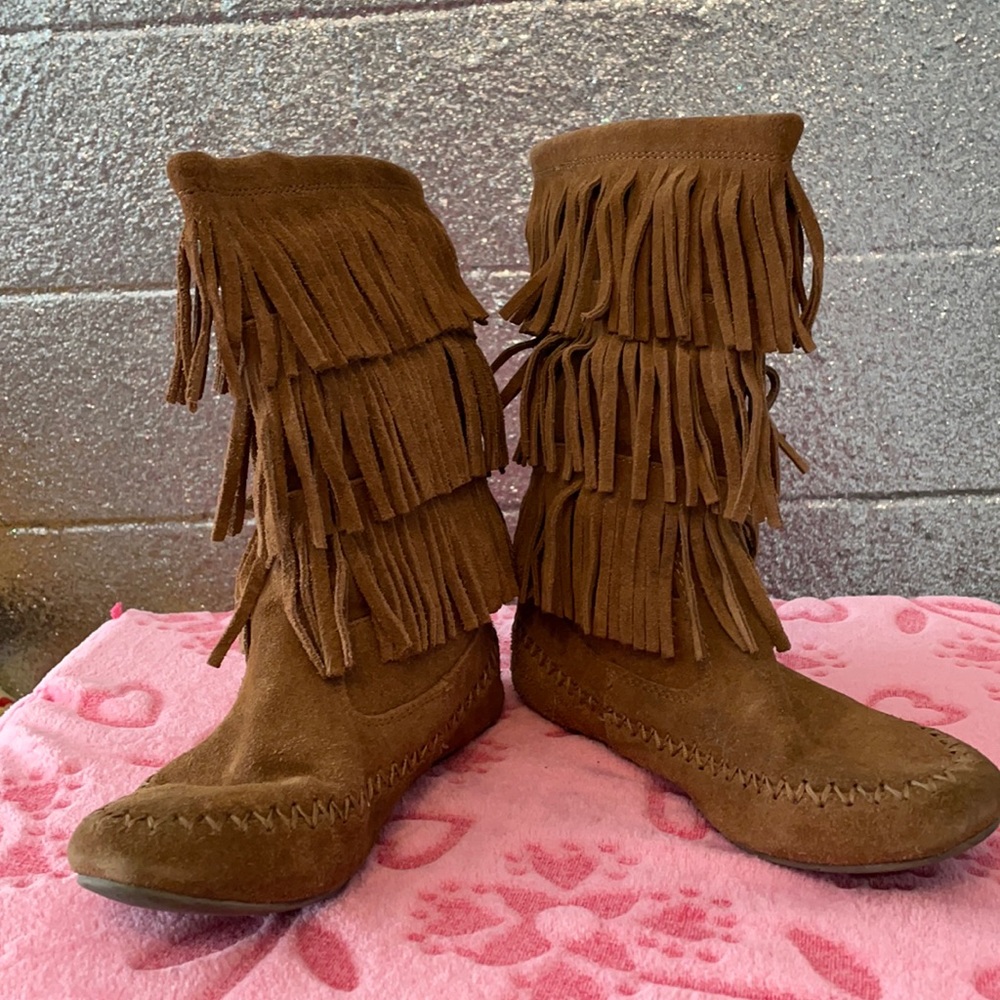 Fringe boots